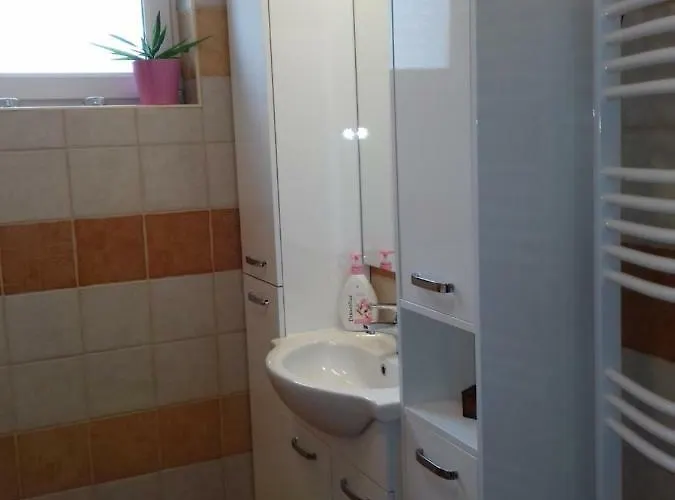 Balatoni Mandala Vendeghaz * Balatonszárszó